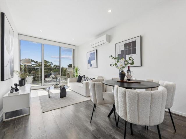 Two balconies, two bedrooms, two bathrooms, one easy decision