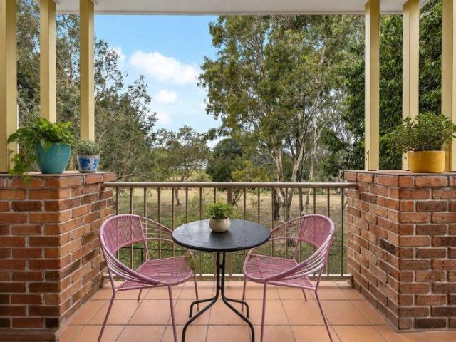 Two Bed + Loft Grange Apartment with Kedron Brook Views!