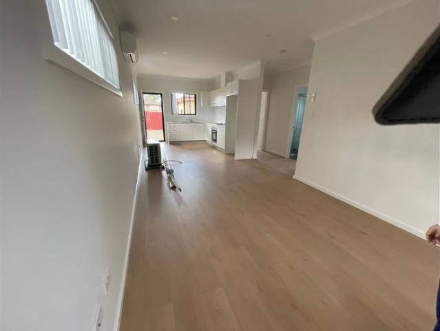 Two Bed Room Granny flat for Rent / Walk to Ingleburn Station