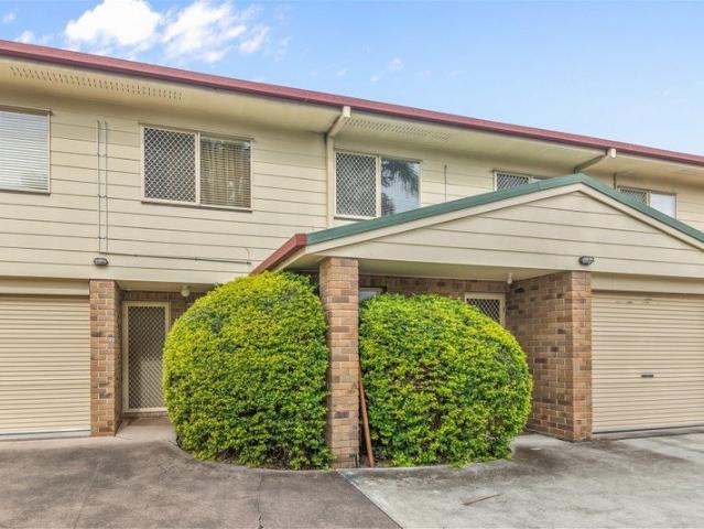 Two Bed Townhome in Tremendous Location!