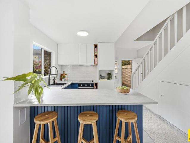 Two Bed Townhouse | Edge Hill Fringe Buying
