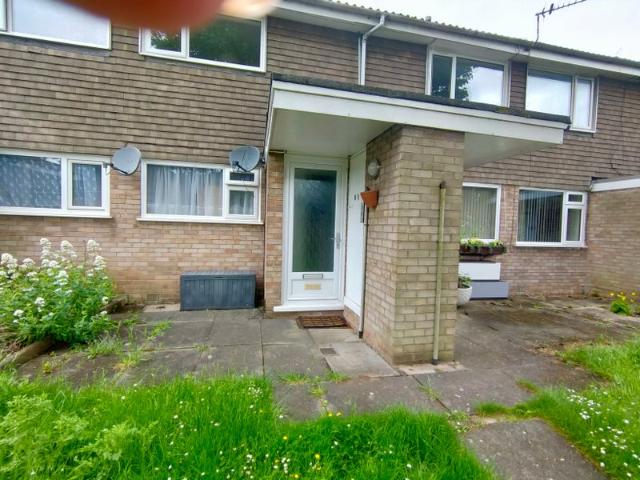 Two bed 1st floor maisonette for 1 or 2 sharers
