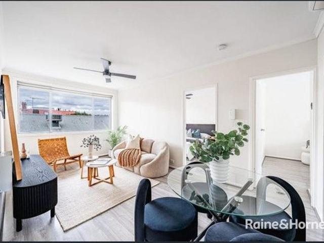 Two Bedder Close To Everything!