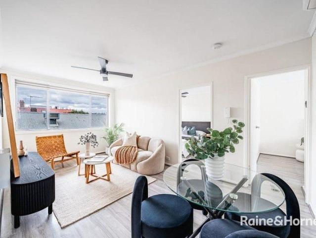 Two Bedder Close To Everything!
