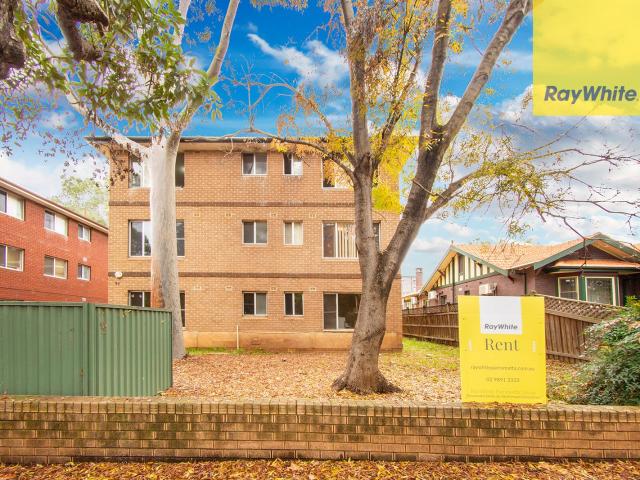 TWO BEDROOOM APARTMENT IN HARRIS PARK