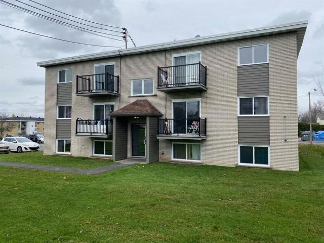 Two Bedroom 4.5 166 Rue Bourgeois, Granby