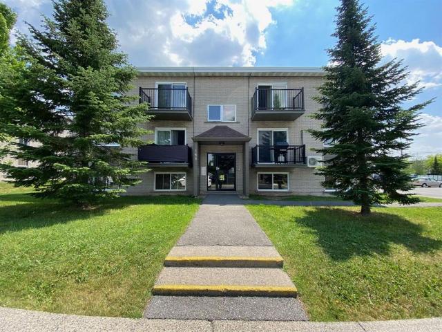 Two Bedroom 4.5 166 Rue Bourgeois, Granby