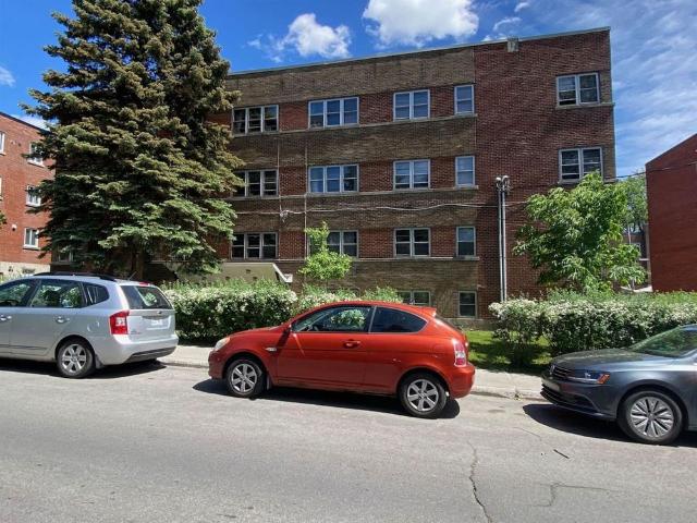 Two Bedroom 4.5 4720 Ave St Kevin, Montréal
