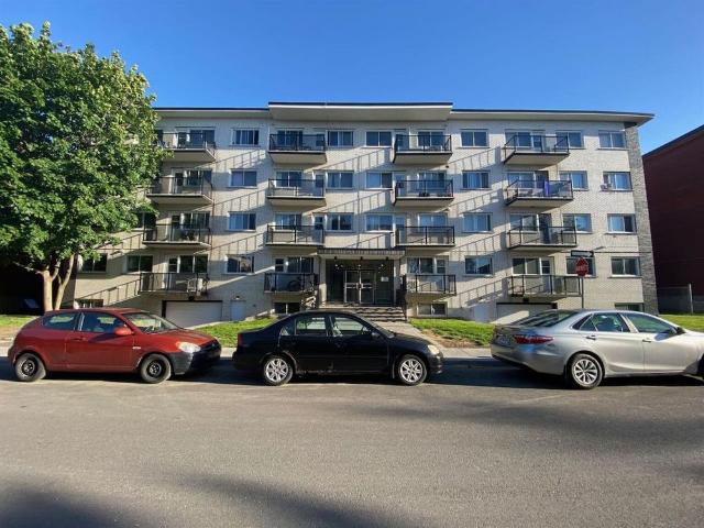 Two Bedroom 4.5 Large 2925 Rue Louis Paré, Lachine