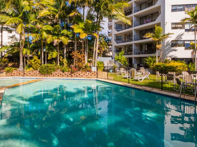 Two Bedroom, 2 Bathroom Apartment. 100m to Burleigh Beach. $790 PW
