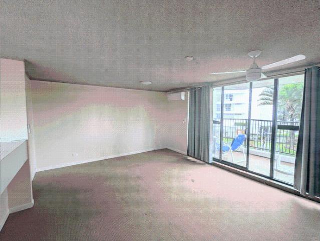 Two Bedroom, 2 Bathroom Apartment with 100m of Burleigh Beach