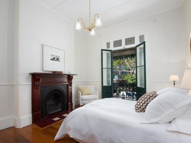 Two Bedroom Terrace House in Convenient Location