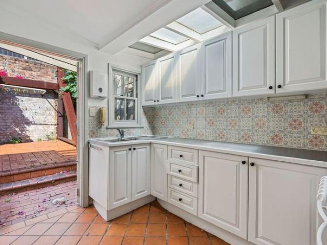 Two Bedroom Terrace House in Prime Paddington Location