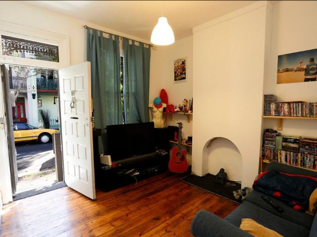 Two Bedroom Terrace Located on a quite street