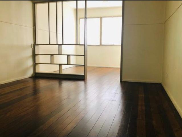 Two bedroom timber flat with front balcony/landing