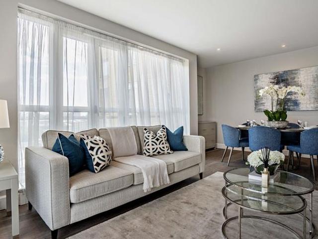 TWO BEDROOM TO LET CIRCUS E14 2 bed flat to rent £3,935 pcm £908 pw
