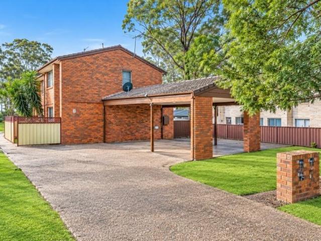 Two Bedroom Townhouse in Convenient Metford Location 2 Bedrooms, Air Conditioning, Carport
