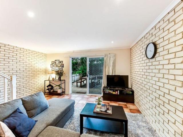 Two Bedroom Townhouse in Central Location!