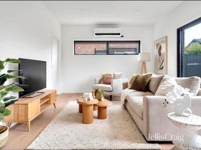 Two Bedroom Townhouse in a Boutique Block in Hadfield