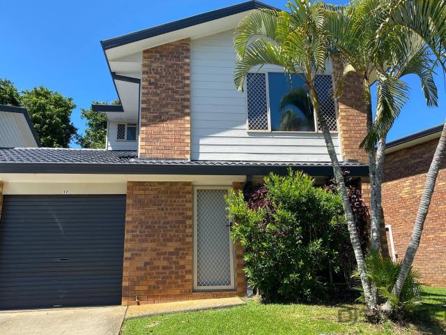 TWO BEDROOM TOWNHOUSE IN BANORA POINT