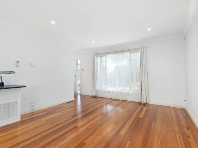 TWO BEDROOM TOWNHOUSE IN GREAT LOCATION