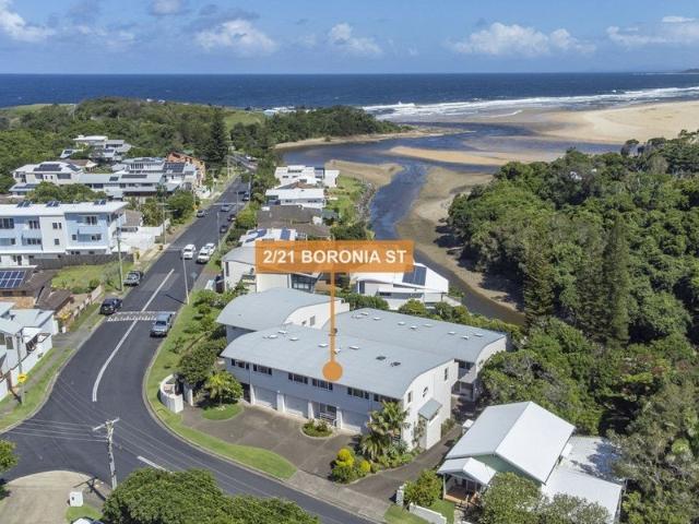 TWO BEDROOM TOWNHOUSE IN SUNNY SAWTELL