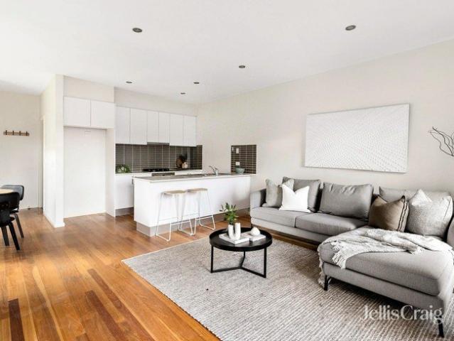 Two Bedroom Townhouse in Pascoe Vale