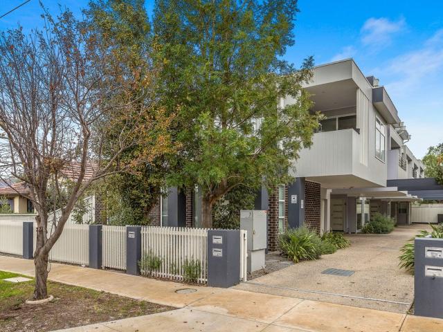 Two bedroom townhouse in quiet complex