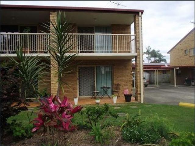 TWO BEDROOM TOWNHOUSE IN QUIET LOCATION