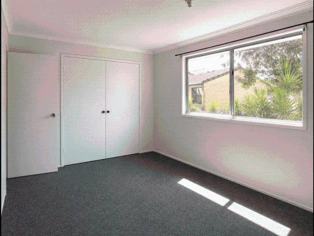 Two Bedroom Townhouse in Quiet Thorneside Complex!