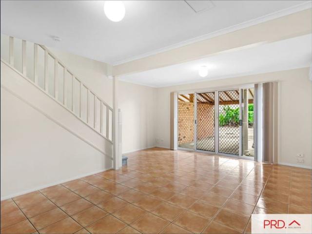 Two Bedroom Townhouse in Varsity Lakes