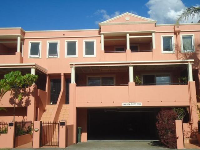TWO BEDROOM TOWNHOUSE OVER TWO LEVELS IN GREENSLOPES, $600.00 p/w Havig & Jackson Real Estate