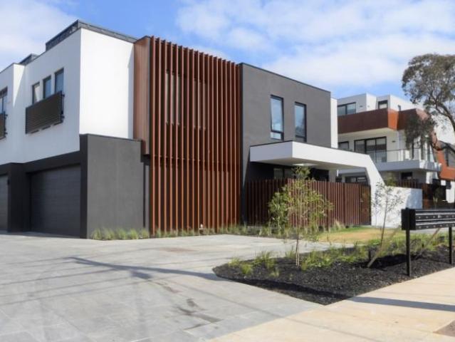 TWO BEDROOM TOWNHOUSE *SEMI FURNISHED