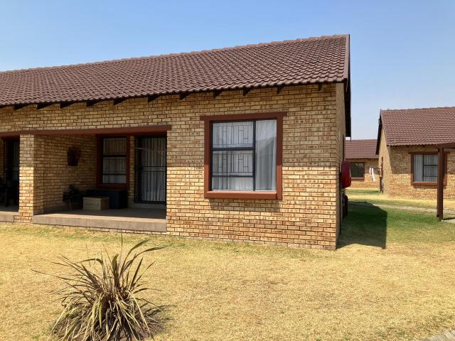 Two Bedroom Townhouse Riversdale Meyerton