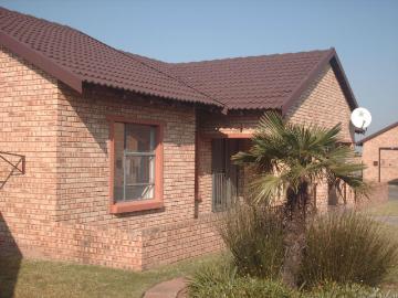 Two Bedroom Townhouse Riversdale Meyerton