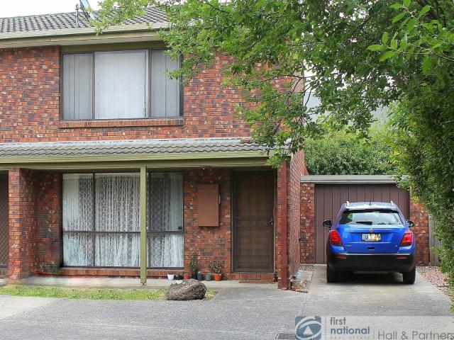 Two Bedroom Townhouse Walk To Everything