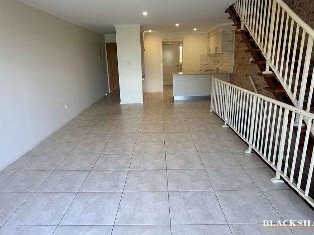 Two Bedroom Townhouse – Walking Distance to Batemans Bay CBD