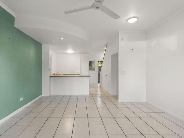 TWO BEDROOM TOWNHOUSE WITH PRIVATE COURTYARD
