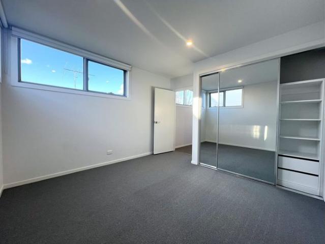 Two Bedroom TOWNHOUSE with Private Garage