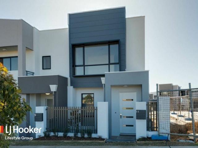 TWO BEDROOM TOWNHOUSE WITH SINGLE GARAGE