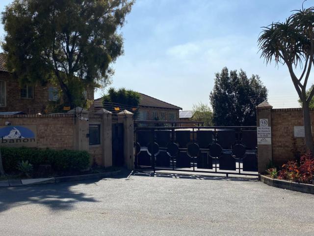 Two Bedroom Townhouse To Let in Sonneglans
