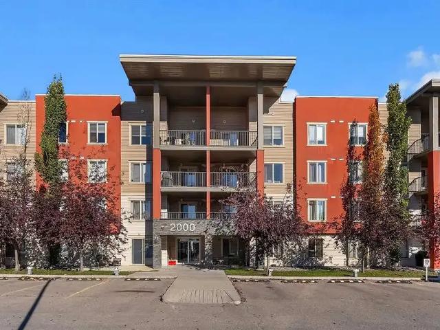 Two bedroom, two bathroom apartment for rent in Airdrie — 2 Bedrooms+ Den Condo Unit