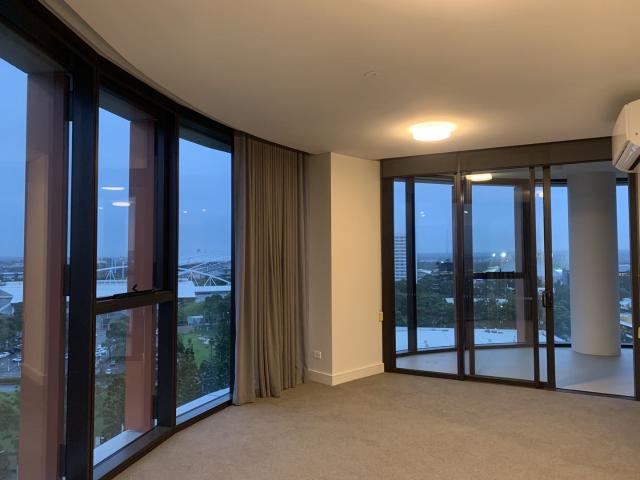 Two bedroom + Two bathroom with 1 car space Perfect City View, Water View, Park View