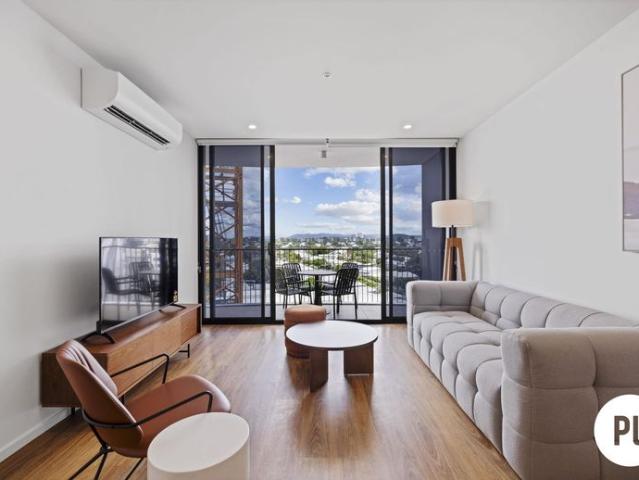 Two bedroom, Two bathroom unfurnished apartment at Hillyard House