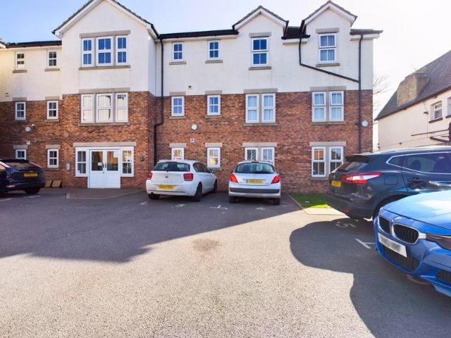 Two Bedroom & Two Bathrooms 1st Floor Apartment for Rent in Ormesby