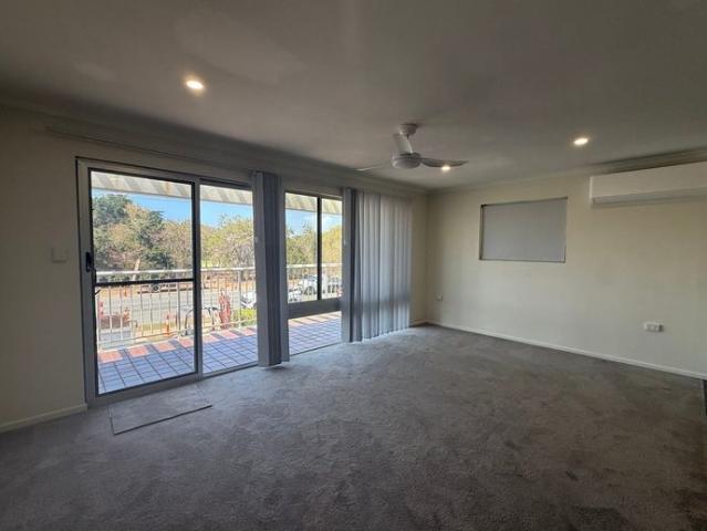 Two bedroom unit on Bauer Street!