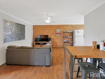 Two Bedroom Unit On CBD Fringes Low Maintenance Living At Its Best!