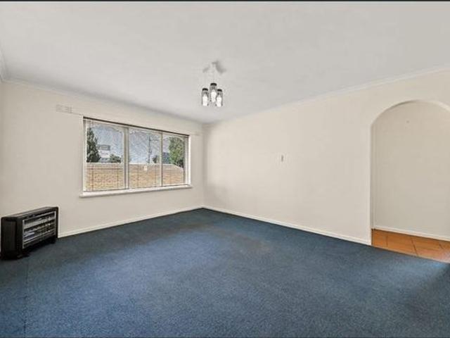 TWO BEDROOM UNIT AVAILABLE FOR RENT IN CENTRAL LOCATION!