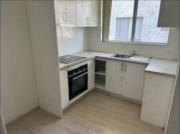 Two bedroom unit Central location