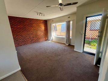 Two Bedroom Unit Close To CBD